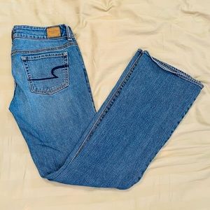 EUC American Eagle Distressed Artist Stretch Flare Jeans